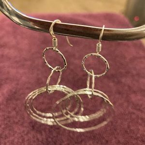 Dainty dangling earrings(New)